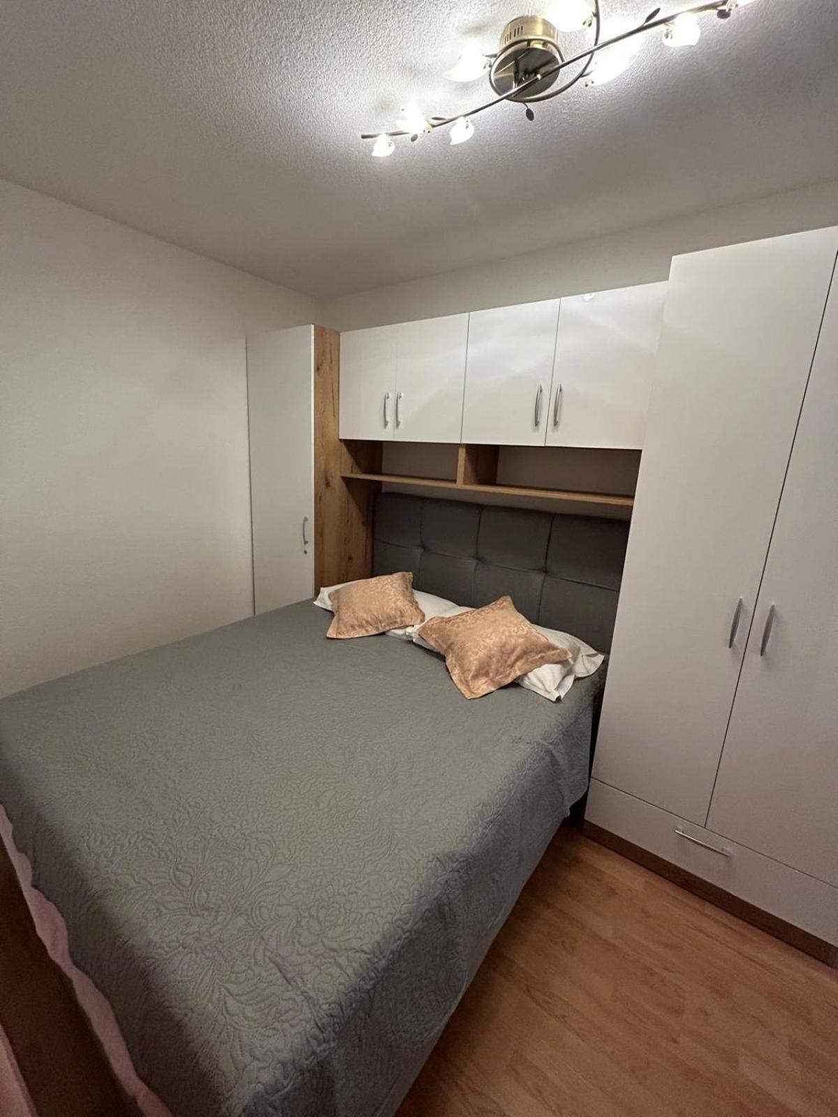 Apartment Lovre Topic Baška Voda Esterno foto