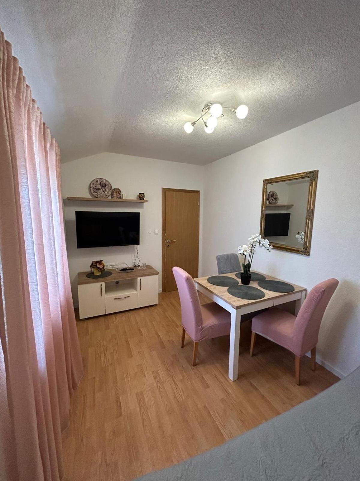 Apartment Lovre Topic Baška Voda Esterno foto