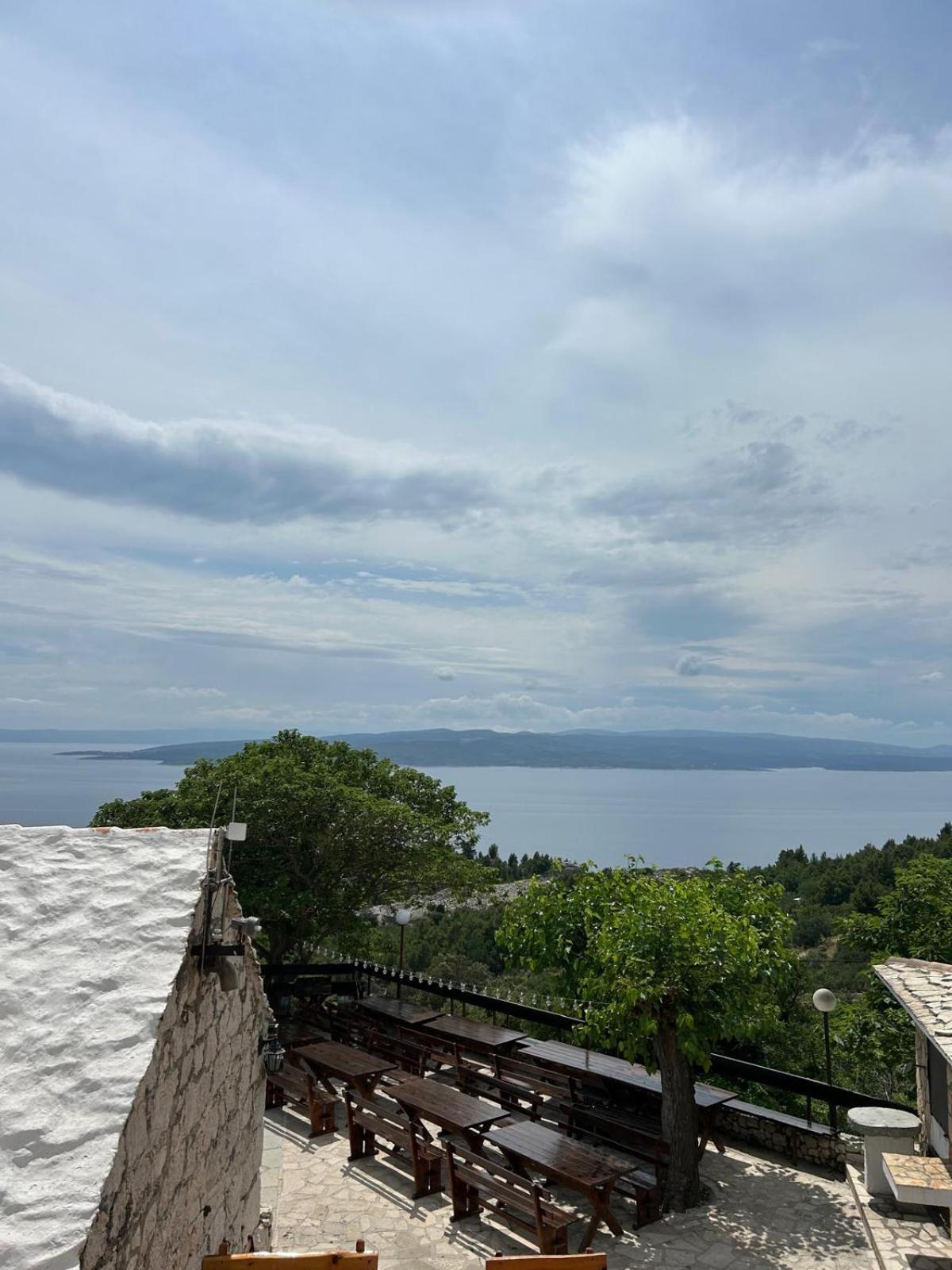 Apartment Lovre Topic Baška Voda Esterno foto